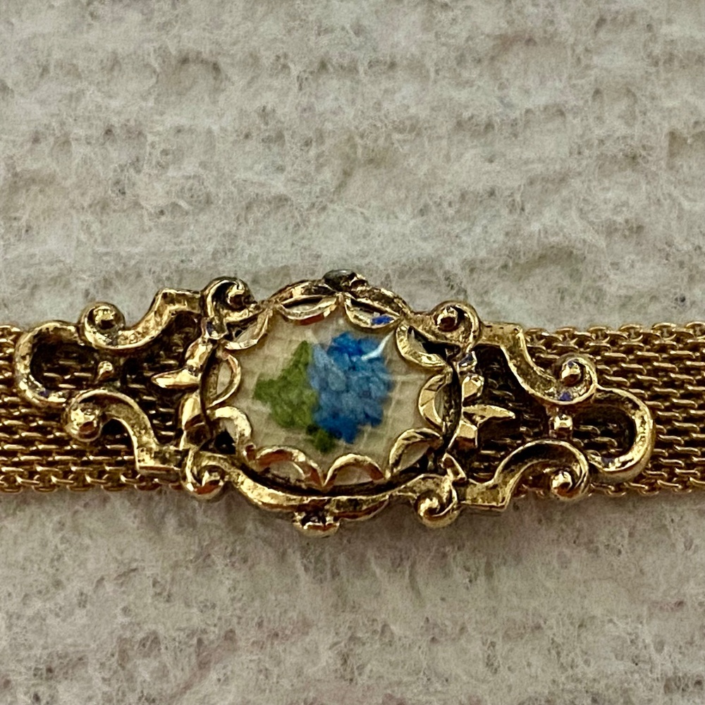 Vintage Gold Tone Needlepoint Mesh Blue Detailed Flower Adjustable Belt Bracelet